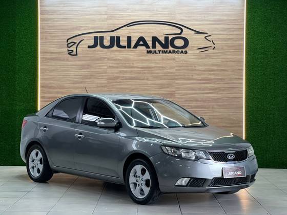 KIA CERATO 1.6 SEDAN 16V GASOLINA 4P MANUAL